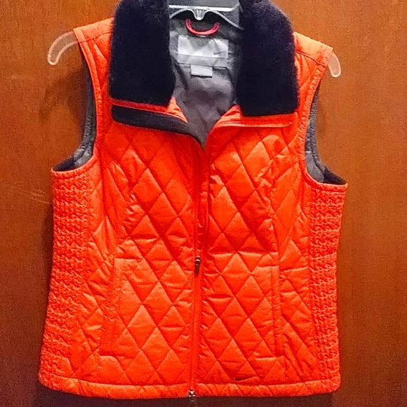 NIKE ORANGE PUFFER VEST WITH FAUX FUR COLLAR - Picture 1 of 4